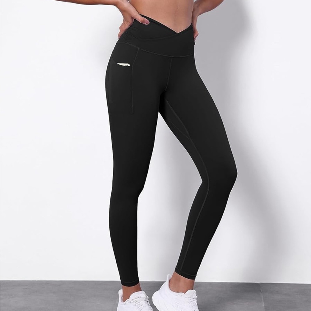 NWOT Black V-Waist Twist Waistband Athletic Leggings Crossover Workout Yoga Pant